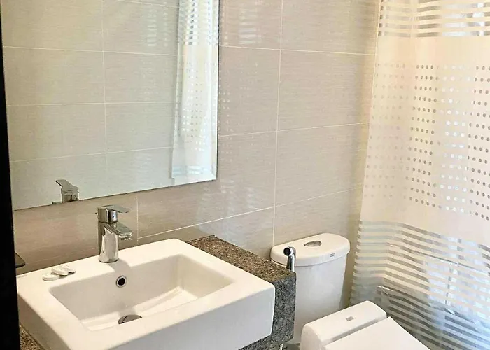 One Manchester Place Mactan Newtown Aparthotel